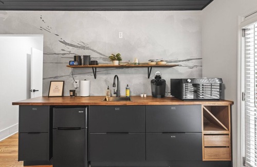 Reynoldstown Casa | Hot Tub|King Beds|Walkable|Bubbles & Brew Bungalow