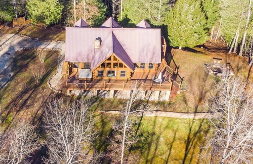 Pine Ridge Apartamento | Mill Creek Point - ¡Un sueño de Red River Gorge! Capacidad 12, bañera de hidromasaje, wifi, asientos al aire libre -