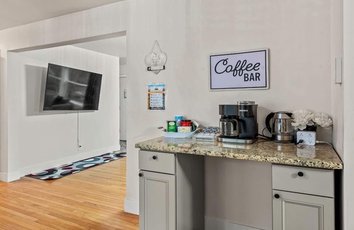 Briar Crest Woods Casa | Hot Tub & Theater Haven-Lake and Ski Retreat