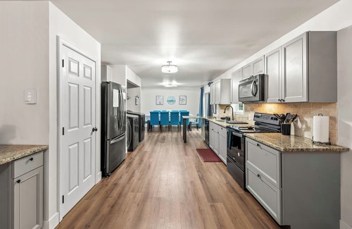 Briar Crest Woods Casa | Hot Tub & Theater Haven-Lake and Ski Retreat