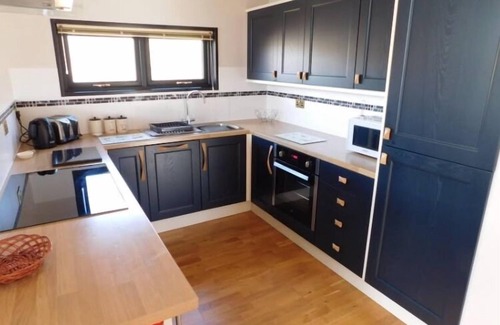 Liverton Cabina | Hot Tub Tranquil Lodge Retreat in Newton Abbot