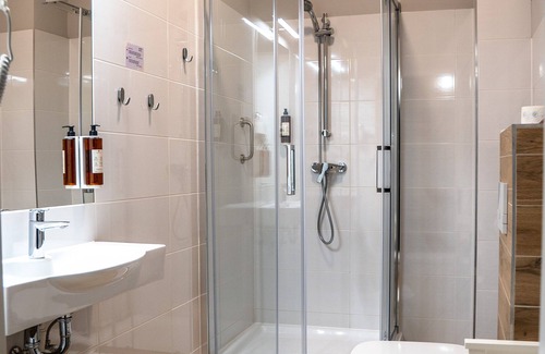 Rumia Hotel | Hotel 107