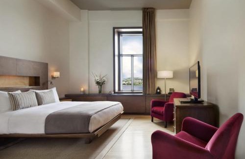 Lower Town Hotel | Hotel 71 by Preferred Hotels & Resorts