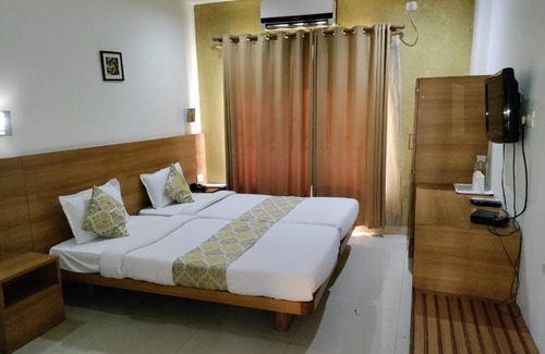 Six Mile Hotel | Hotel Aarian Aatithya,Guwahati