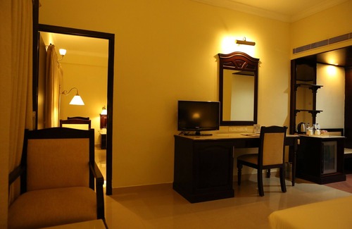 Nedumbassery Hotel | Hotel Airlink Castle