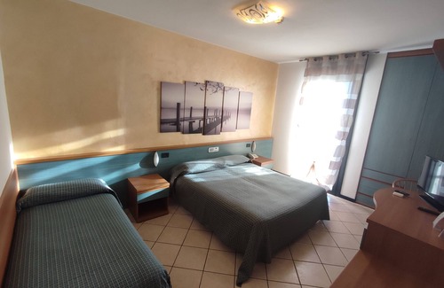 Desenzano del Garda Hotel | Hotel Albergo Al Cacciatore