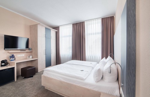 Warnemuende Hotel | Hotel Am Alten Strom