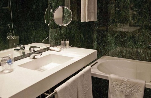 Moncloa-Aravaca Hotel | Hotel Aravaca Village