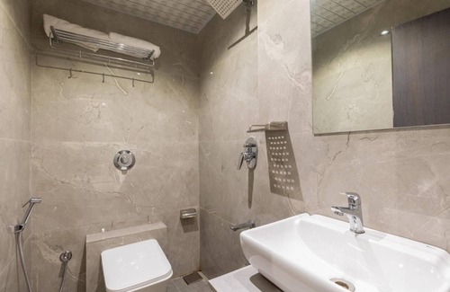 Borivali West Cabina | Hotel Artilla Borivali