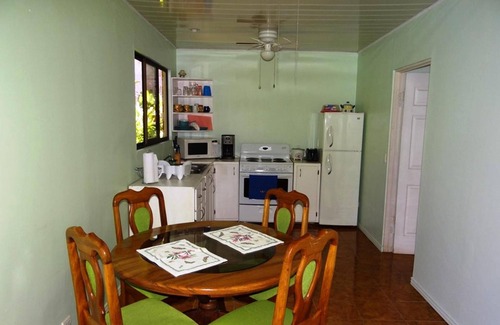 San José Cama Y Desayuno | Hotel B&B Garden Grecia