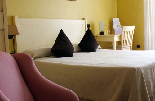 Albelda de Iregua Hotel | Hotel Bodega La Casa del Cofrade