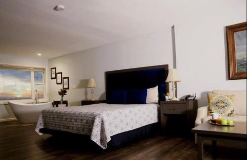 Gualala Hotel | Hotel Breakers