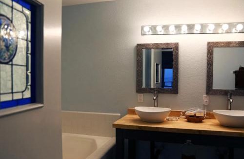 Gualala Hotel | Hotel Breakers