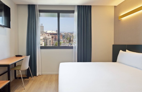La Font de la Guatlla Hotel | Hotel Brick