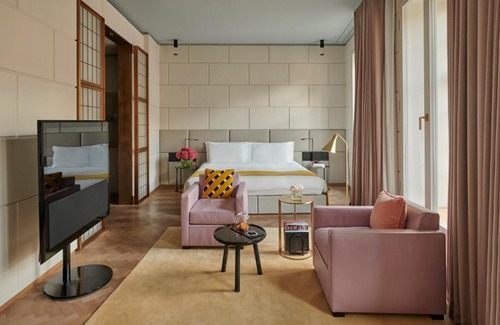 London City Centre Hotel | Hotel Cafe Royal