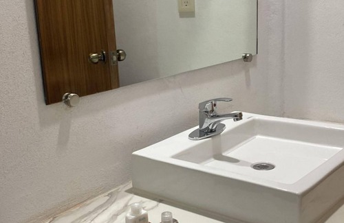 Lázaro Cárdenas Hotel | HOTEL CAMELINAS EXPRESS