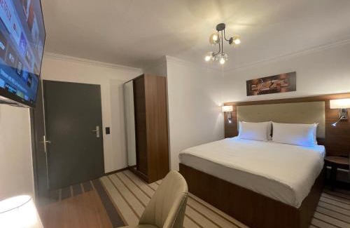 Hallbergmoos Hotel | Hotel Casa Andalucia