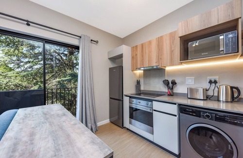 Greater Johannesburg Metropolitan Area Apartamento | Hotel Comfort Meets Home |Modern Bryanston Retreat