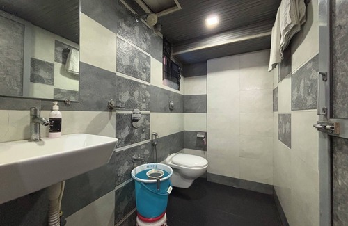 Kurla West Hotel | Hotel Crystal Palace