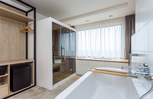 Benzenrade Hotel | Hotel de Rousch