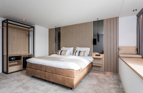 Benzenrade Hotel | Hotel de Rousch