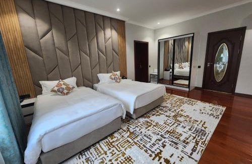 Dushanbe Cama Y Desayuno | HOTEL DEHLAVI o