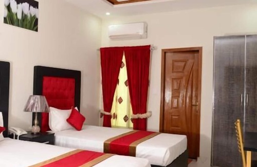 Lahore Hotel | Hotel Deluxe Johar Town Lahore