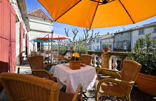 Tarascon Hotel | Hotel Des Artistes