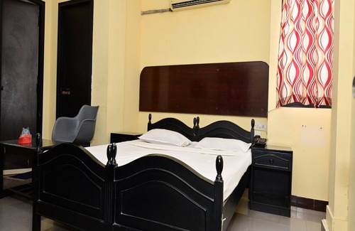 Mayiladuthurai Hotel | Hotel Dhayalan