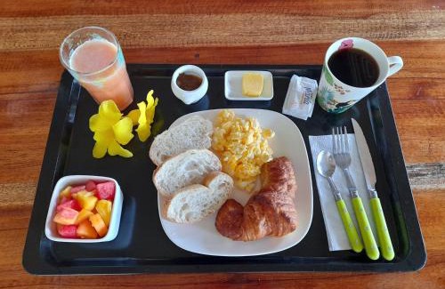 Cahuita Cama Y Desayuno | Hotel El Colibri Rojo - Cabinas - Le Colibri Rouge