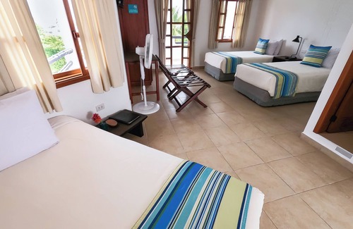 Bahía de la Academia Hotel | Hotel Galapagos Suites