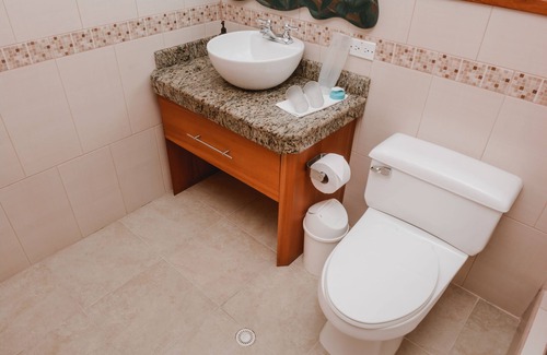 Bahía de la Academia Hotel | Hotel Galapagos Suites
