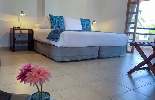 Bahía de la Academia Hotel | Hotel Galapagos Suites