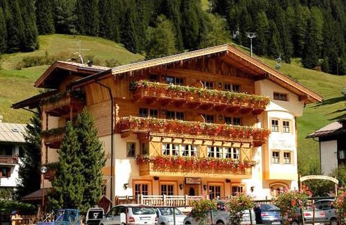 San Giovanni di Fassa Hotel | Hotel Garni San Nicolò