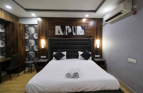 Pimple Saudagar Hotel | Hotel Grand View - Pimple Saudagar