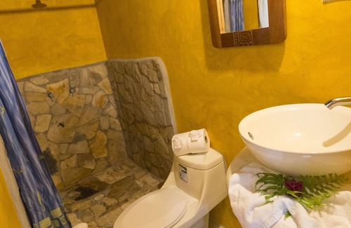 Rio Dulce Cabina | Hotel Hacienda Tijax