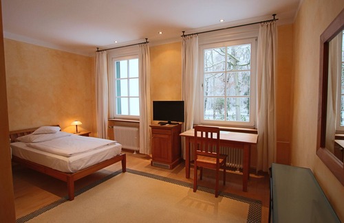 Bad Homburg v.d. Hoehe Hotel | Hotel Hardtwald