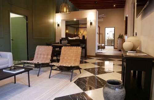 Parras de la Fuente Hotel | Hotel Hostal El Farol