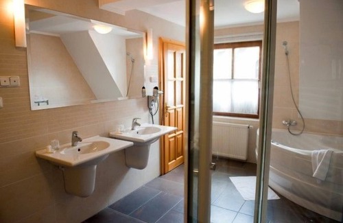 Lozorno Hotel | Hotel Karpatsky Dvor