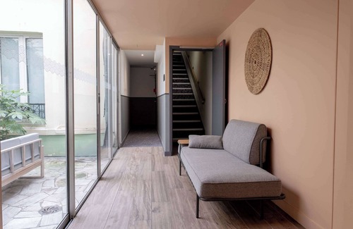 Porte-Saint-Martin Hotel | Hotel Kyriad Paris 10 Canal Saint Martin