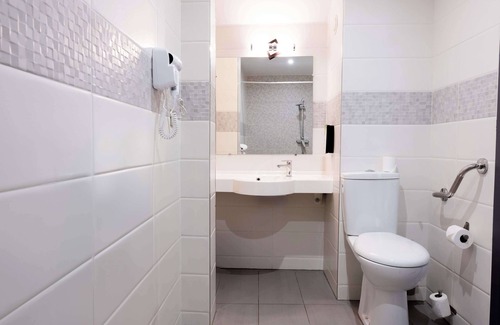 Porte-Saint-Martin Hotel | Hotel Kyriad Paris 10 Canal Saint Martin