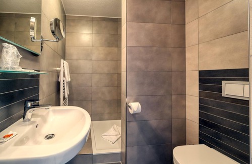 Heusweiler Hotel | Hotel L'adresse