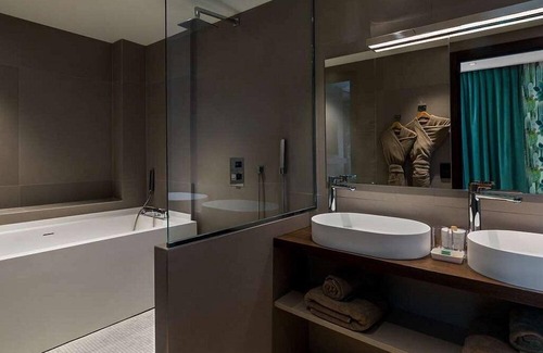 Historic Center Hotel | Hotel l'Arbre Voyageur