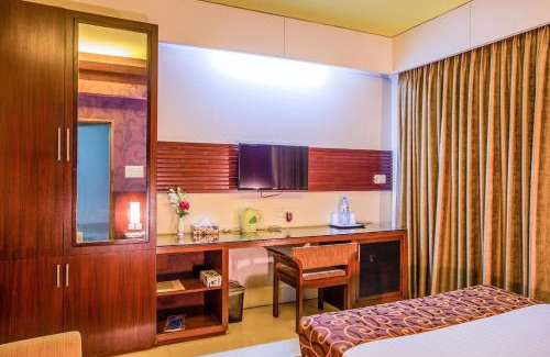 Gulshan Hotel | Hotel La Villa Western by Sea Pearl Beach Resort & Spa