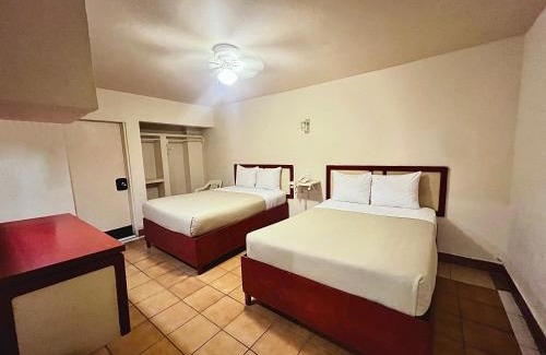 Avenida Revolución Hotel | Hotel León