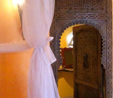 Saly Cama Y Desayuno | HOTEL Le Clos Des Papillons