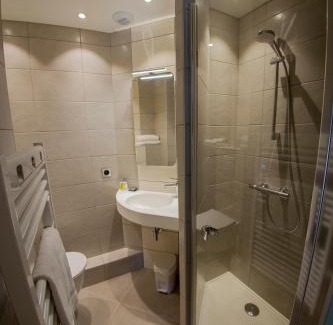 Saint-Affrique Hotel | Hotel Le Pont Neuf