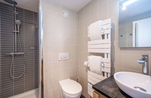 Quartier du Casino Hotel | Hotel Les Flots - Chatelaillon Plage