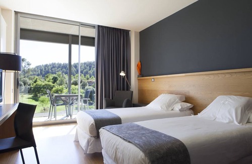 Sant Fruitos de Bages Hotel | Hotel Món Sant Benet