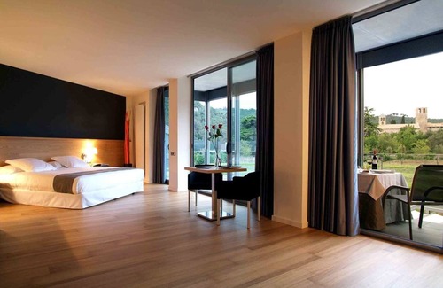 Sant Fruitos de Bages Hotel | Hotel Món Sant Benet